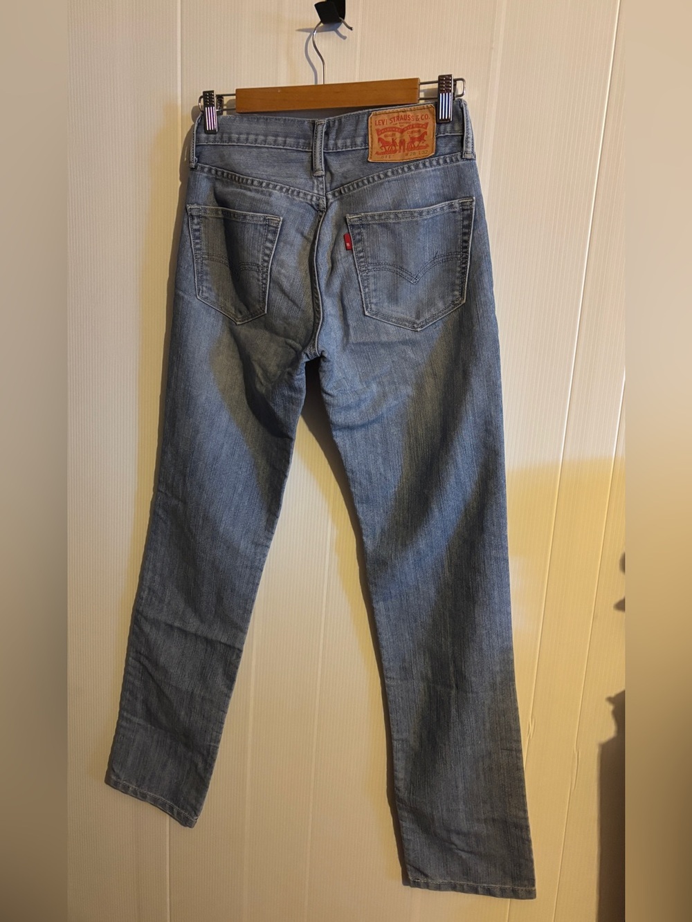 Levi's Men's Medium Blue Straight Jeans - Classic Five-Pocket 2011